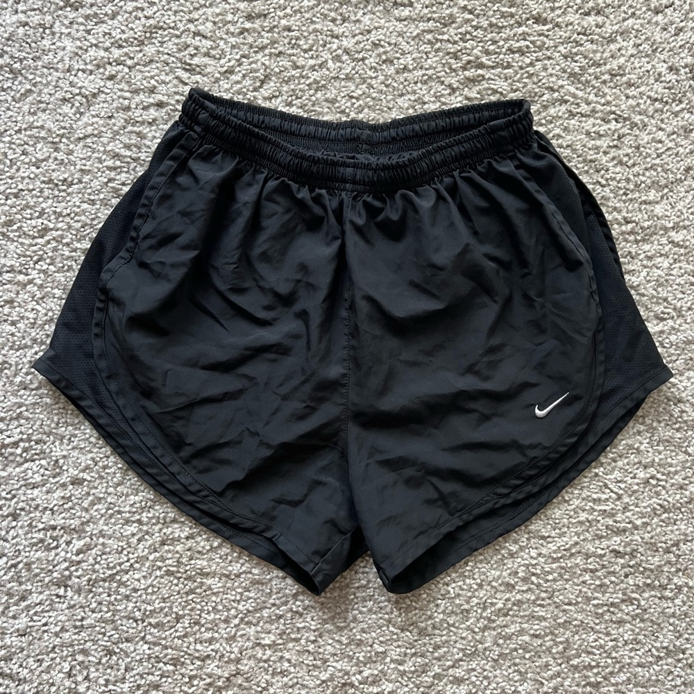 small black womens Nike running shorts 🏃🏼‍♀️